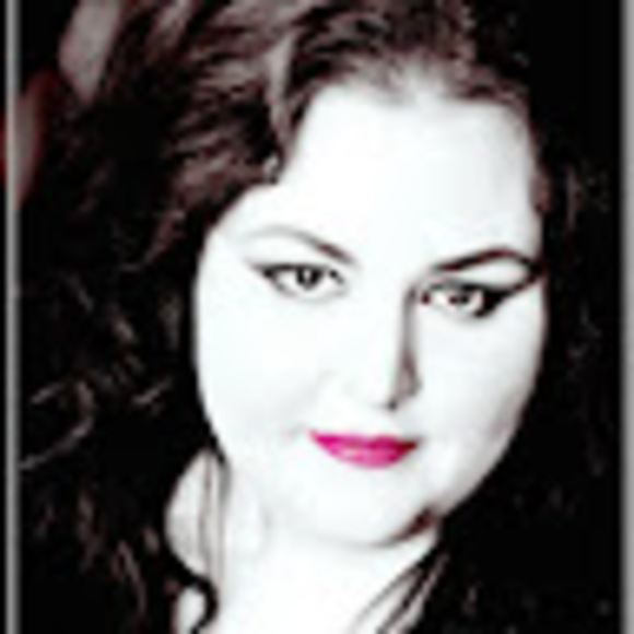 Meet your Posher, Jennifer - Picture 1 of 1